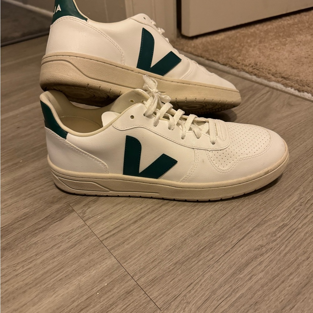 Men's sneakers